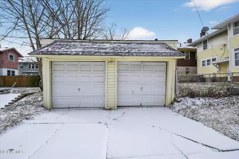 Exterior - 2048 Joffre Ave, Toledo, OH 43607 photo 9 of 10