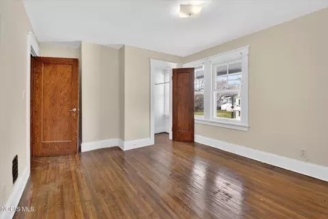 Bedroom - 2048 Joffre Ave, Toledo, OH 43607 photo 2 of 4