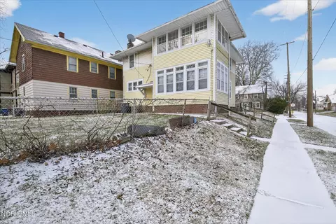 Exterior - 2048 Joffre Ave, Toledo, OH 43607 photo 5 of 10