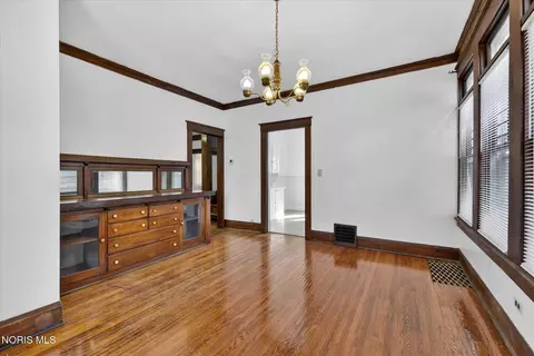 Dining - 2048 Joffre Ave, Toledo, OH 43607 photo 2 of 3