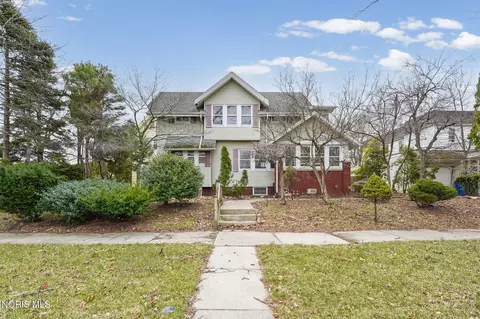 909 Prospect Ave, Toledo, OH 43606