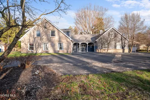 4612 Farmington Rd, Toledo, OH 43623