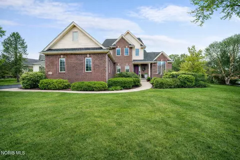 7906 Clover Creek Rd, Maumee, OH 43537