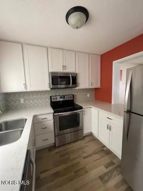 744 Fairway Dr #26, Wauseon, OH 43567