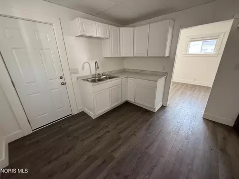 1123 Hamilton St, Toledo, OH 43607 photo 3