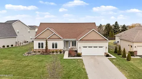 2354 Goldenrod Ln, Perrysburg, OH 43551