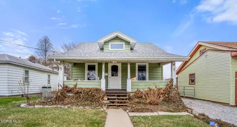 239 Hannum Ave, Rossford, OH 43460