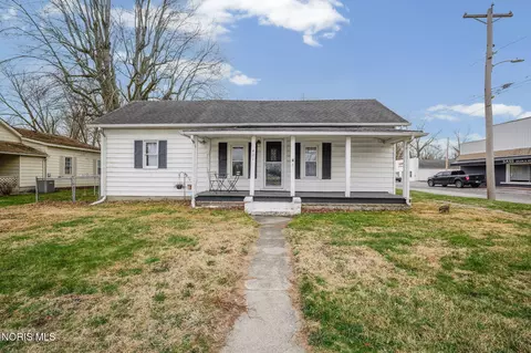 421 Conneaut Ave, Bowling Green, OH 43402