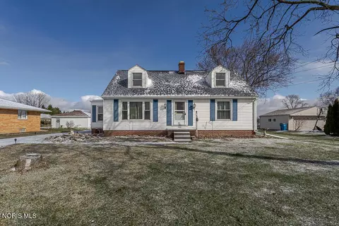 5837 Seaman Rd, Oregon, OH 43616