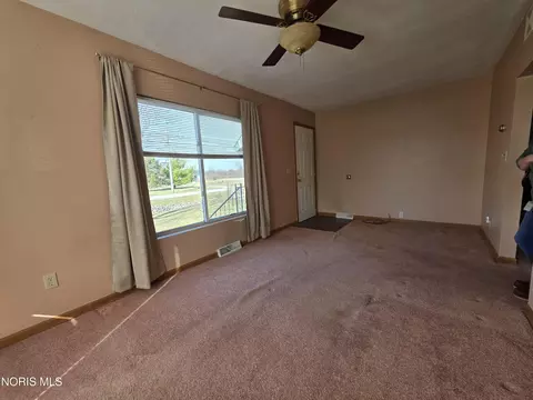 Living - 5501 Ayers Rd, Walbridge, OH 43465 photo 2 of 2