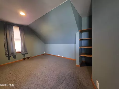 Bedroom - 5501 Ayers Rd, Walbridge, OH 43465 photo 5 of 6