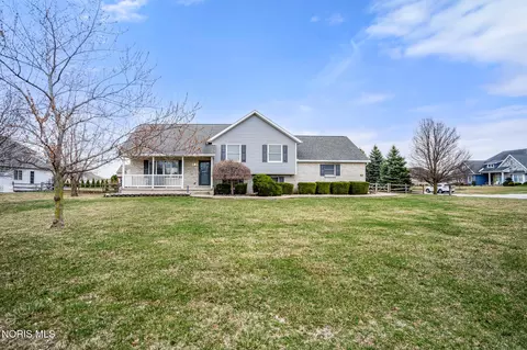 22245 W Hollyhock Ln, Curtice, OH 43412