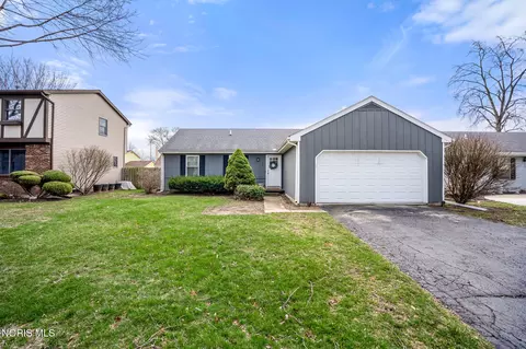 524 Bennington Dr, Maumee, OH 43537