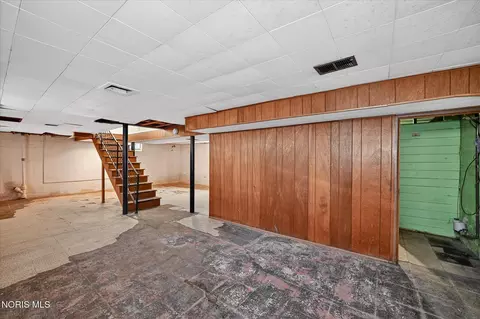 Other - 915 Mackow Dr, Toledo, OH 43607 photo 5 of 9