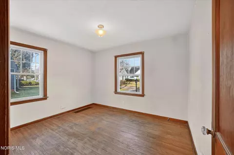 Bedroom - 915 Mackow Dr, Toledo, OH 43607 photo 1 of 5