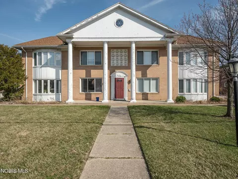 2130 Richards Rd #1, Ottawa Hills, OH 43606