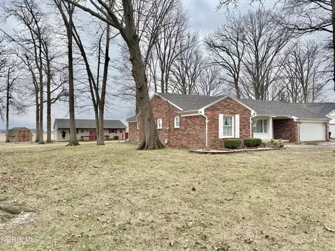 26810 Woodland Ct, Millbury, OH 43447