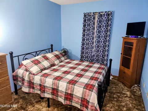 Bedroom - 401 E Charles St, Bryan, OH 43506 photo 2 of 2