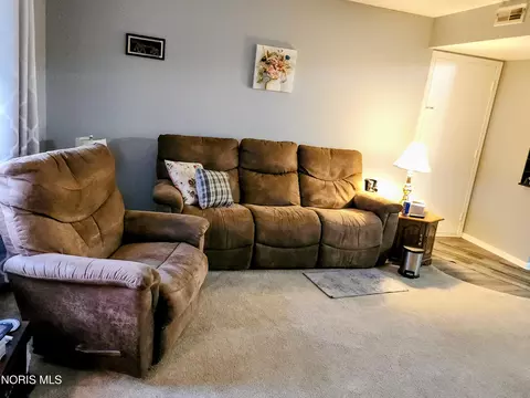 Living - 401 E Charles St, Bryan, OH 43506 photo 1 of 2