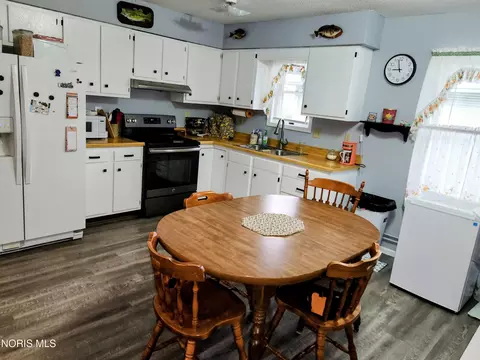 Kitchen - 401 E Charles St, Bryan, OH 43506 photo 2 of 3