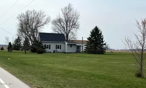 Exterior - 15090 County Road 304, Forest, OH 45843 photo 3 of 5