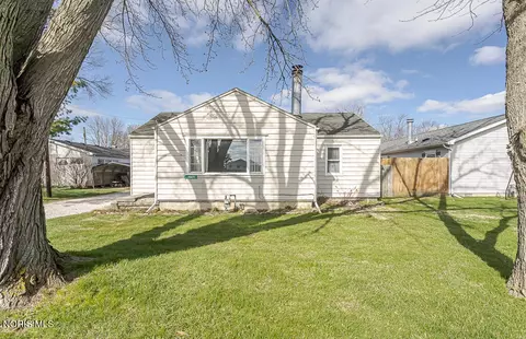 29471 Harriet St, Millbury, OH 43447