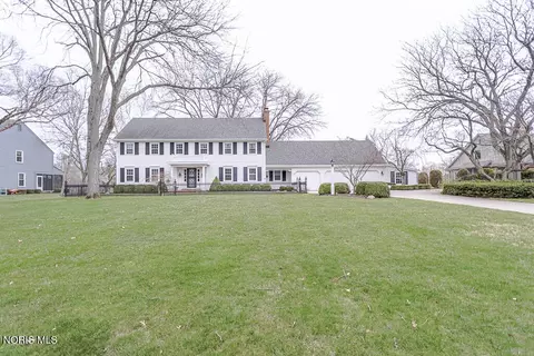 60 Back Bay Rd, Bowling Green, OH 43402