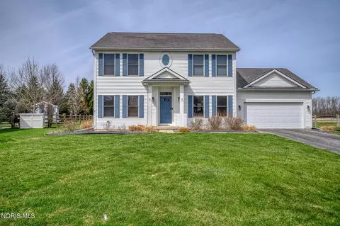 717 Little Creek Dr, Perrysburg, OH 43551