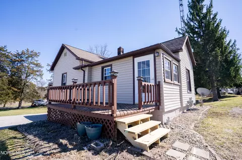 320 Elm St, Sherwood, OH 43556