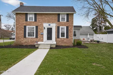 1401 River Rd, Maumee, OH 43537