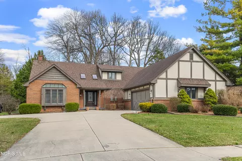 5310 Turnberry Ln, Sylvania, OH 43560