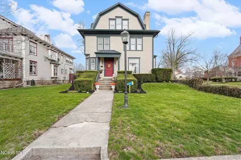 1041 S Main St, Findlay, OH 45840