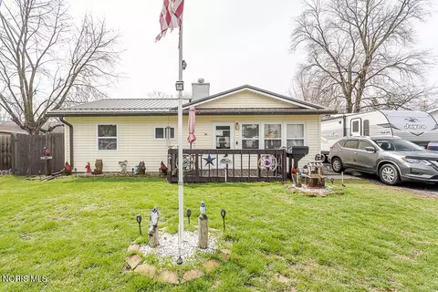 815 Eastern Ave, Fostoria, OH 44830
