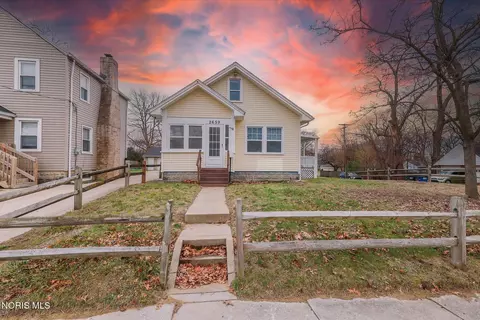 2659 Oak Grove Pl, Toledo, OH 43613