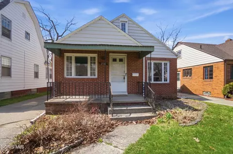 2731 Latonia Blvd, Toledo, OH 43606