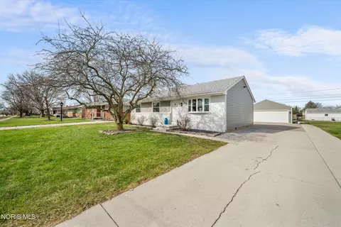 1320 Superior St, Genoa, OH 43430