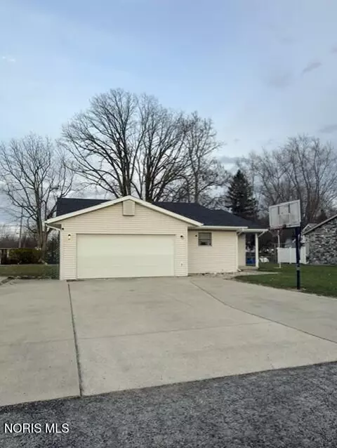 930 Indianola Ave, Montpelier, OH 43543