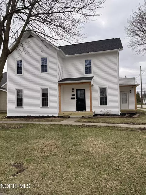 433 W Stevenson St, Gibsonburg, OH 43431