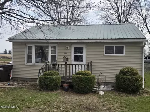 302 Jackson St, Delta, OH 43515