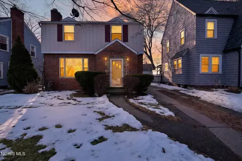 3935 Grantley Rd, Toledo, OH 43613