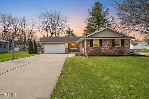 10059 Rupp Rd, Whitehouse, OH 43571