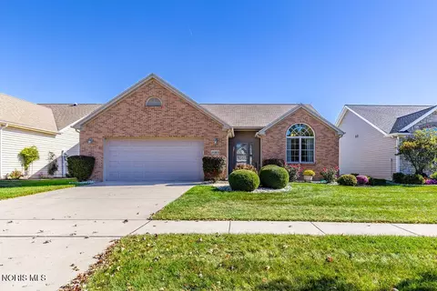 26364 Stillwater Dr, Perrysburg, OH 43551