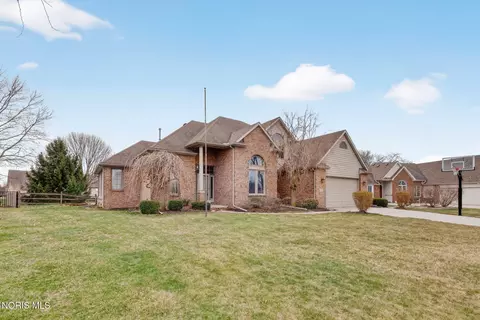 4372 Morning Dove Dr, Oregon, OH 43616
