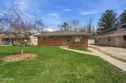 1001 Pine St, Perrysburg, OH 43551