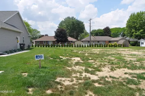 830 Dannick Ln, Gibsonburg, OH 43431