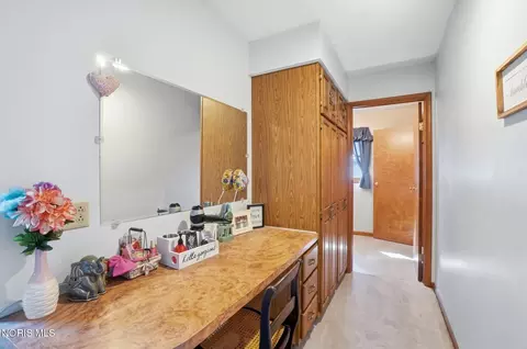 Entry Way - 5874 Taylor Ave, Walbridge, OH 43465 photo 1 of 1