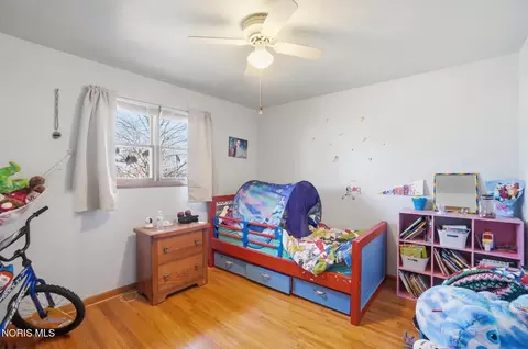 Bedroom - 5874 Taylor Ave, Walbridge, OH 43465 photo 6 of 6