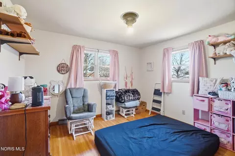 Bedroom - 5874 Taylor Ave, Walbridge, OH 43465 photo 4 of 6