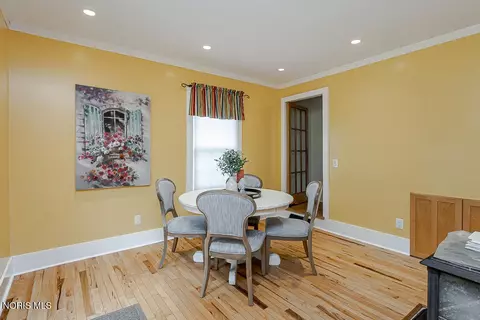 Dining - 426 W Wayne St, Maumee, OH 43537 photo 8 of 8
