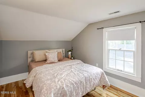 Bedroom - 426 W Wayne St, Maumee, OH 43537 photo 5 of 8